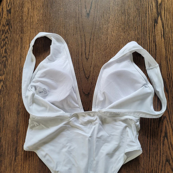 Zaful Swim White Plunging Neckline One Piece Swimsuit Size Women's 8 Large - Picture 5 of 9